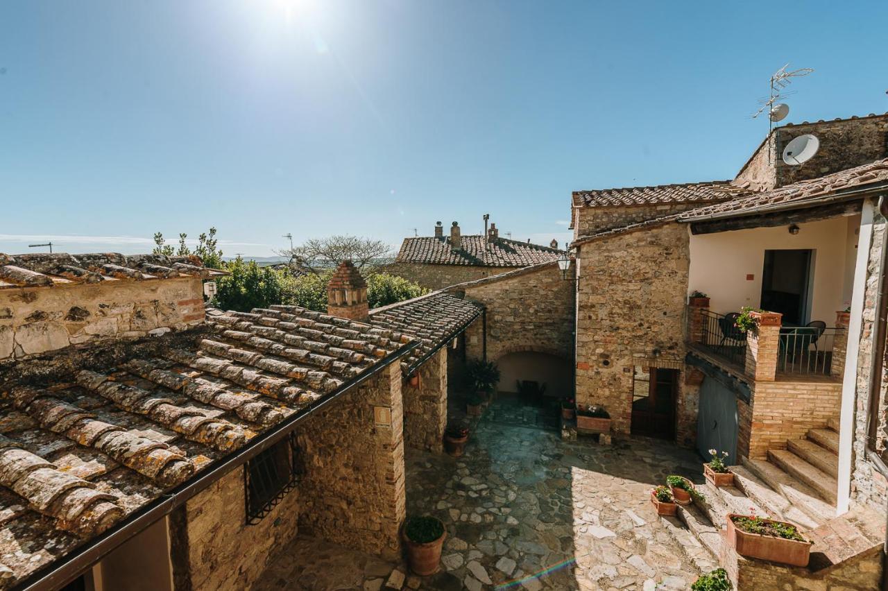 Borgo Villa A Sesta San Gusme Exteriér fotografie